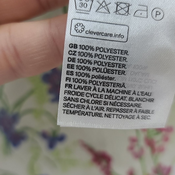 H&M floral ruffle blouse. Womens size 2 - Picture 5 of 5